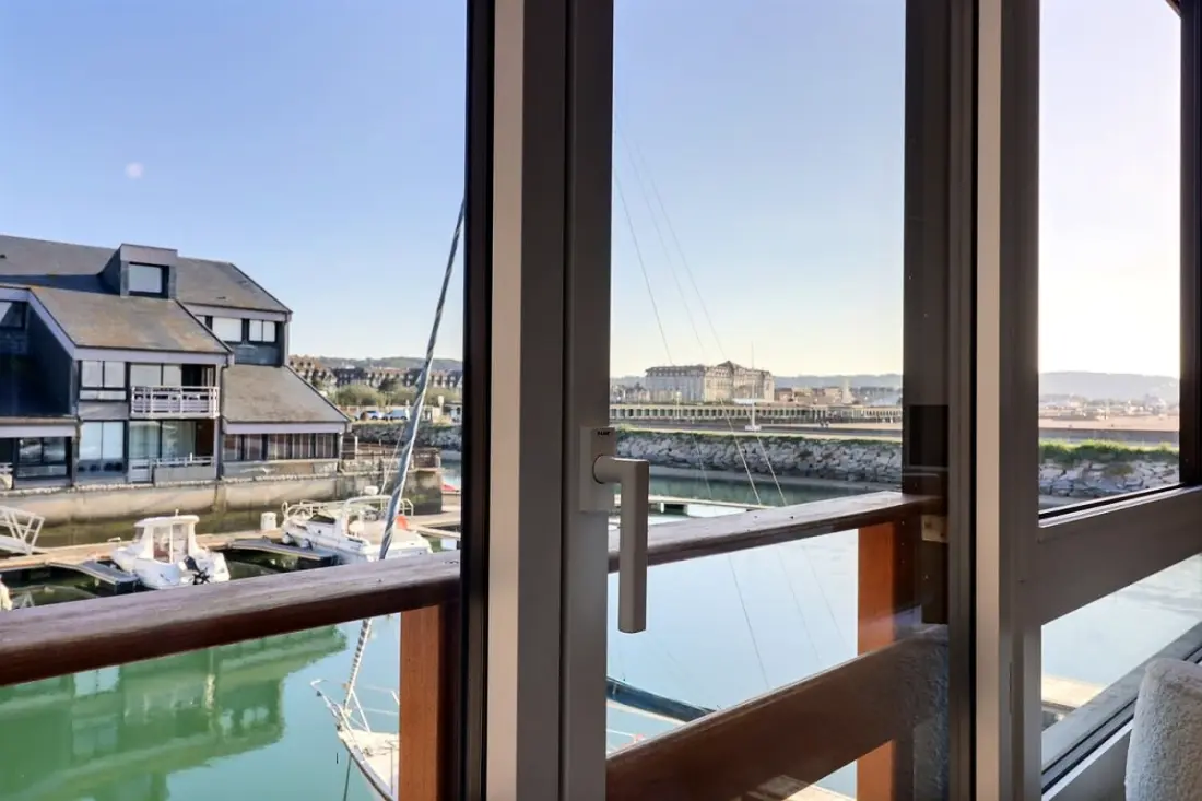 Sublime Appartement En Face Du Port