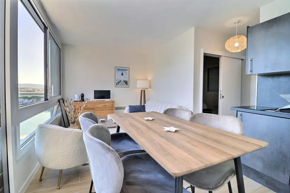 Sublime Appartement En Face Du Port
