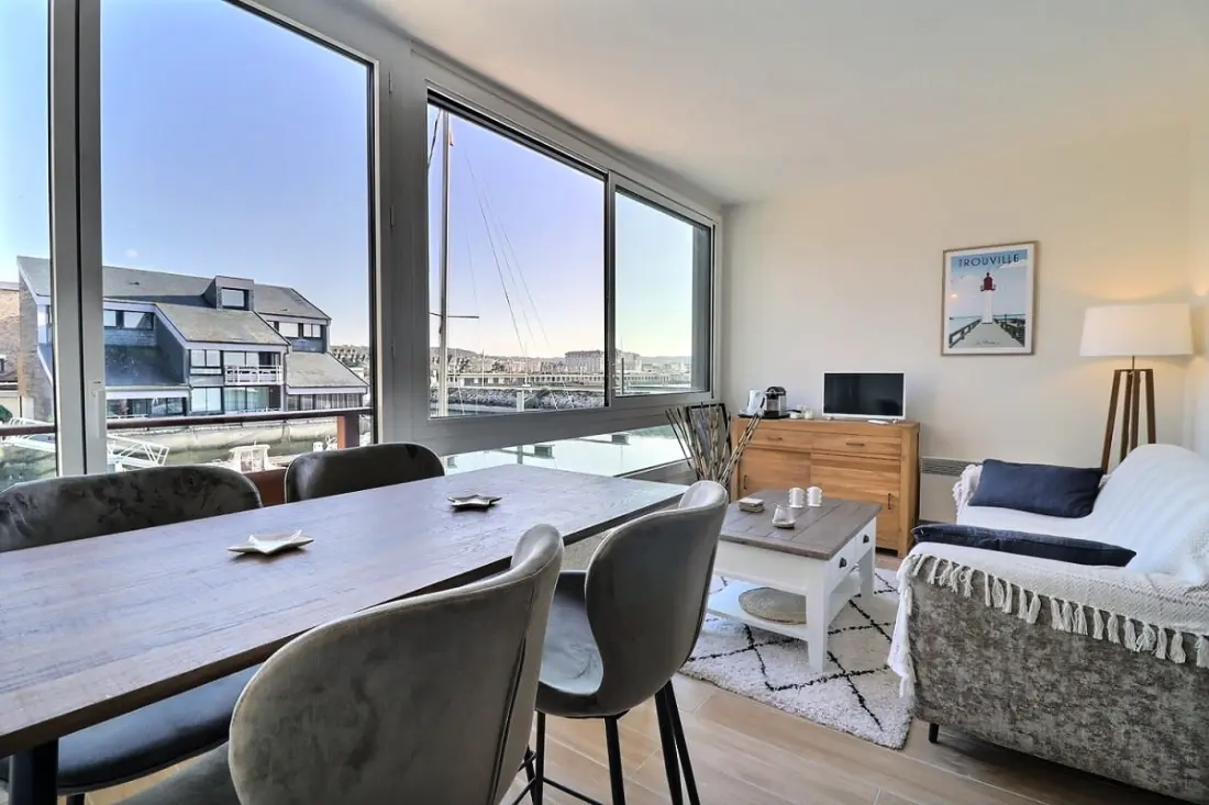Sublime Appartement En Face Du Port