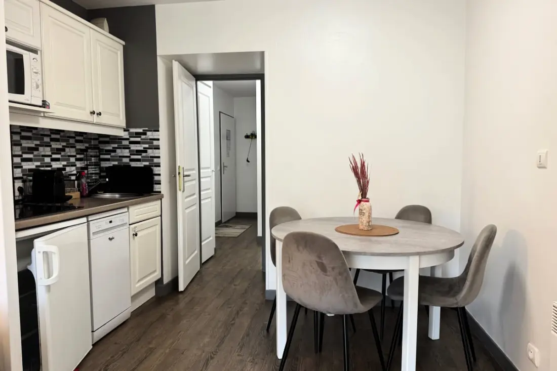 Appartement Lumineux Avec Piscine  Et Balcon