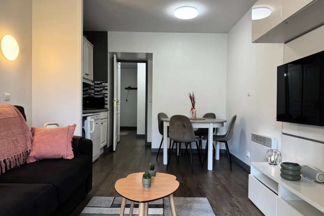 Appartement Lumineux Avec Piscine  Et Balcon