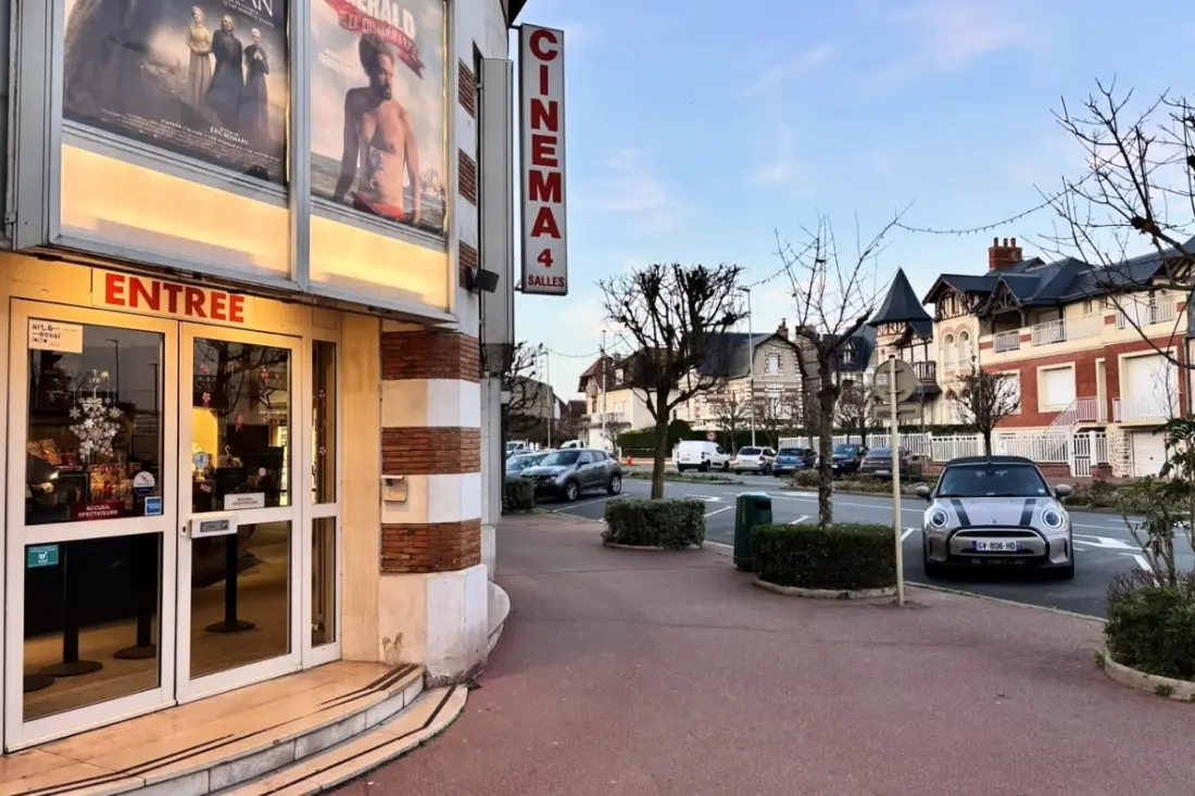 "le Mogador", Plage &amp; Casino à 2min