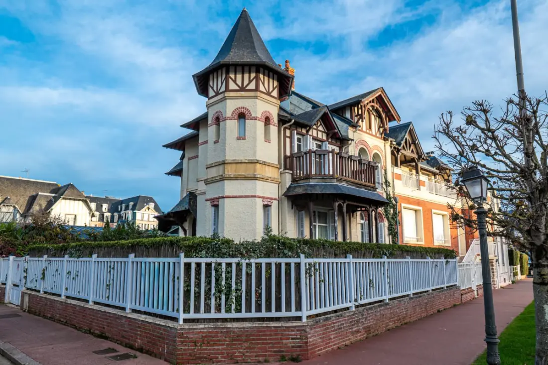 "le Mogador", Plage &amp; Casino à 2min