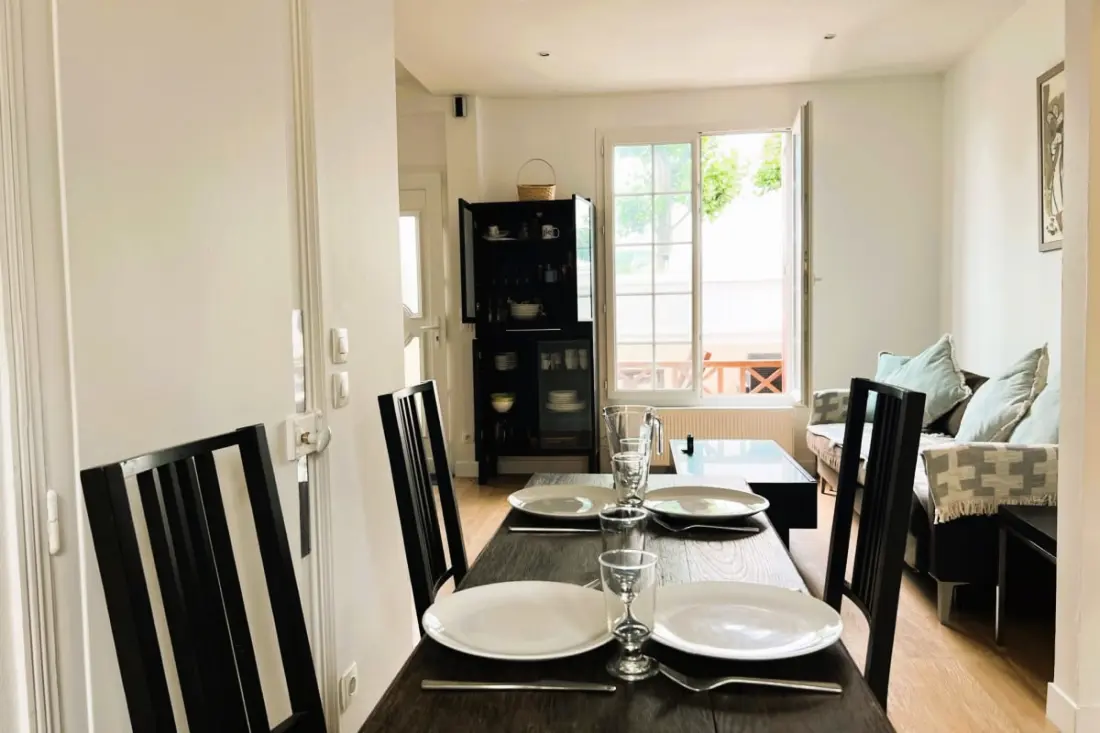 Maison De Ville Familiale Avec Sa Belle Terrasse