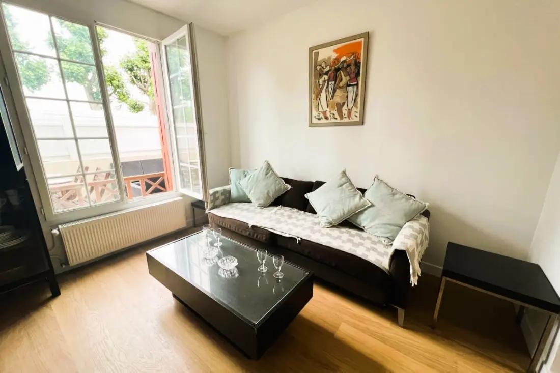 Maison De Ville Familiale Avec Sa Belle Terrasse