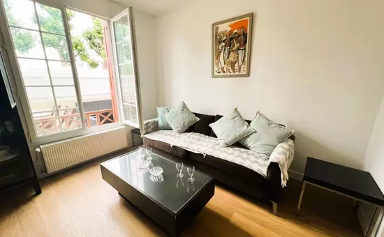 Maison De Ville Familiale Avec Sa Belle Terrasse
