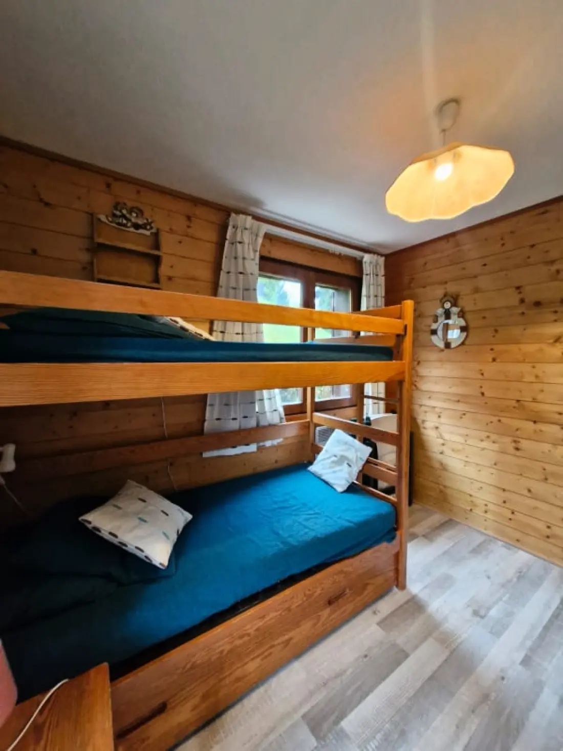 Appartement Avec Jardin à Demi-quartier