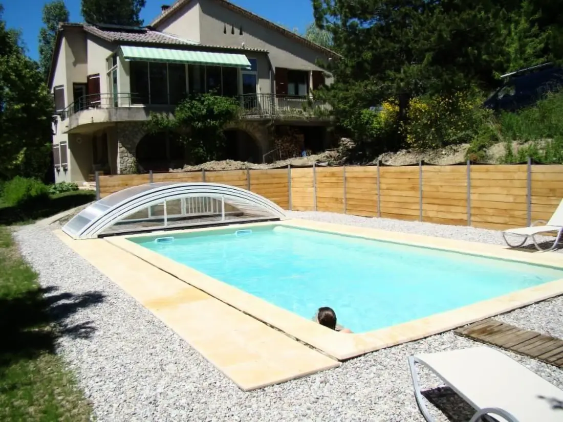 Résidence mit Gemeinschaftspool im Diois