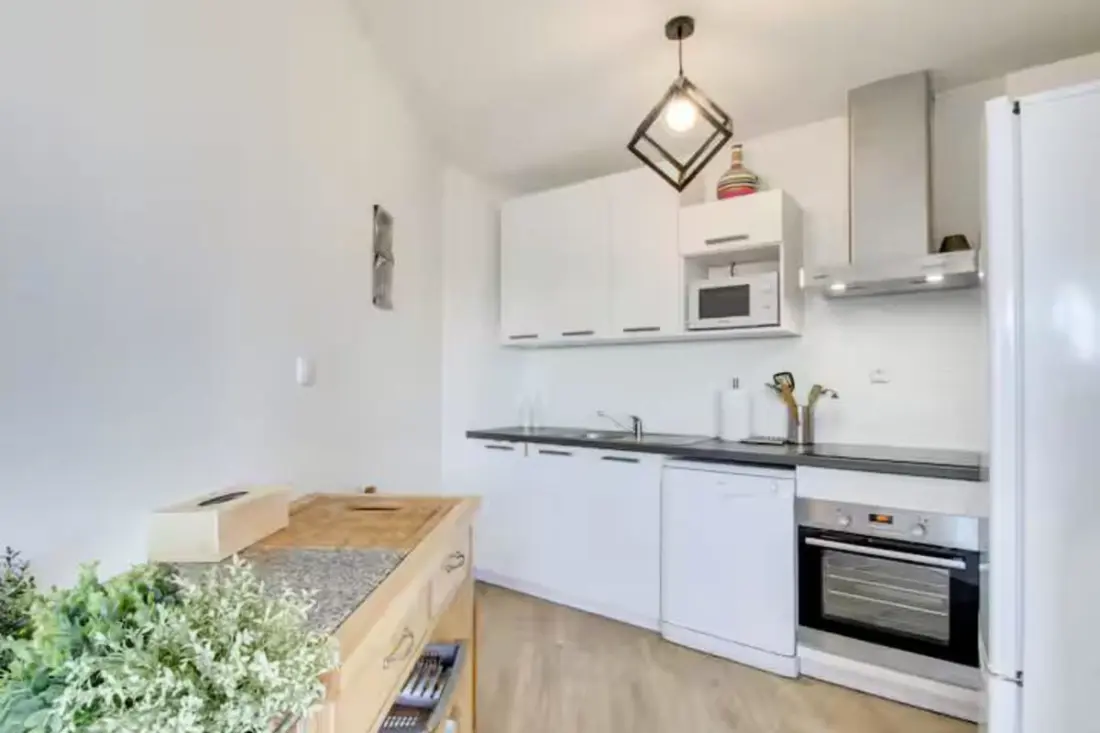 Appartement Lumineux, Balcon &amp; Vue Mer