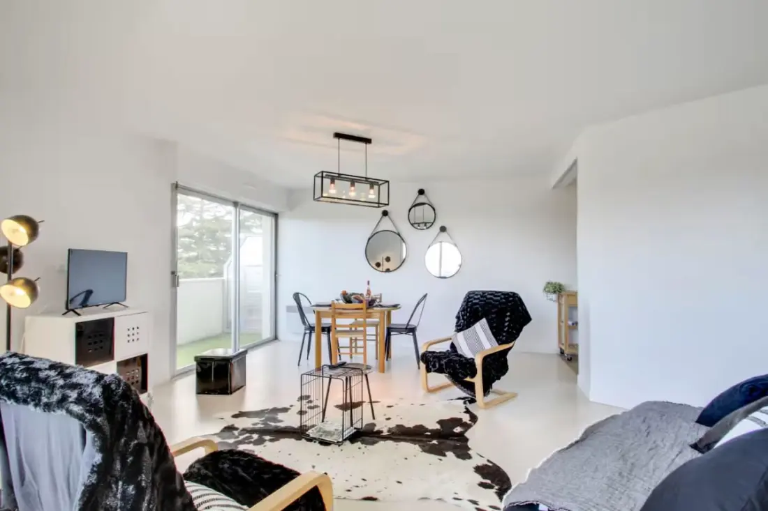 Appartement Lumineux, Balcon &amp; Vue Mer