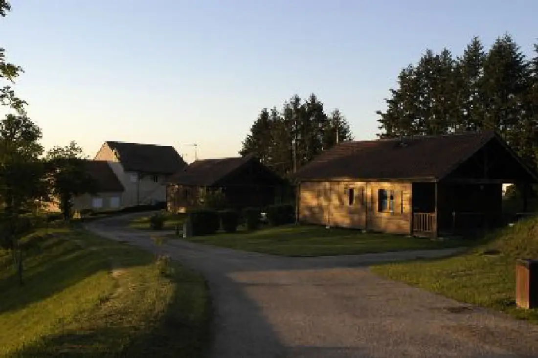 Camping Le Village des Meuniers4 étoiles★★★★