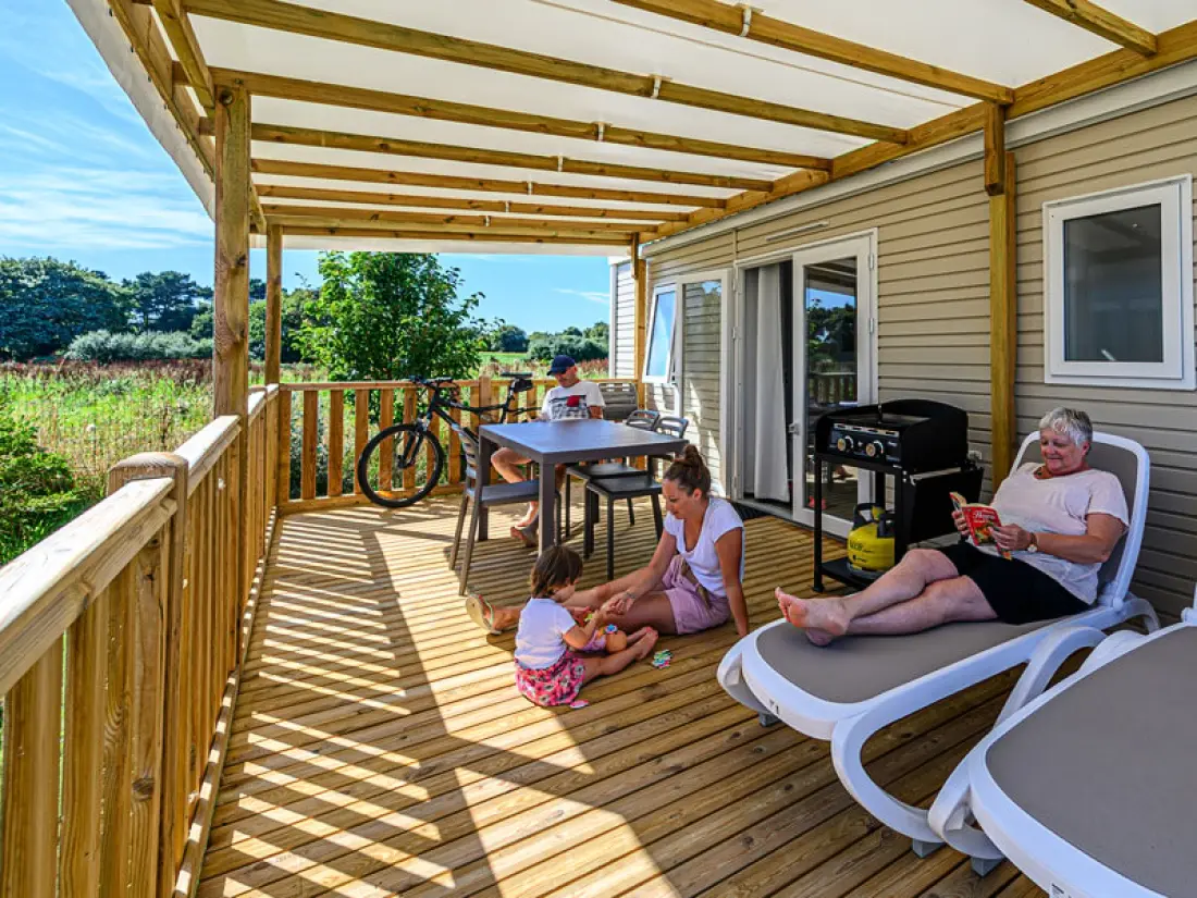 Flower Camping Le Kerleyou  3 étoiles★★★