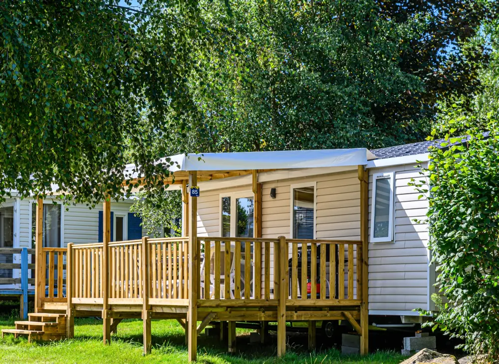 Flower Camping Le Kerleyou  3 étoiles★★★