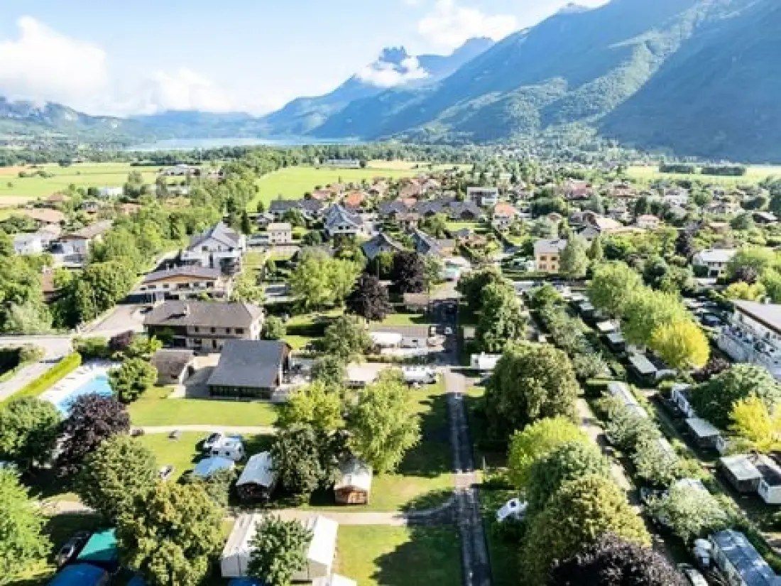 Camping Romanée - La Ferme De La Serraz 5 étoiles★★★★★