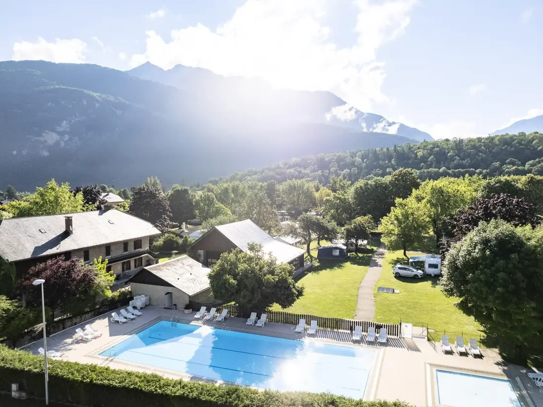 Camping Romanée La Ferme de la Serraz 5 étoiles★★★★★