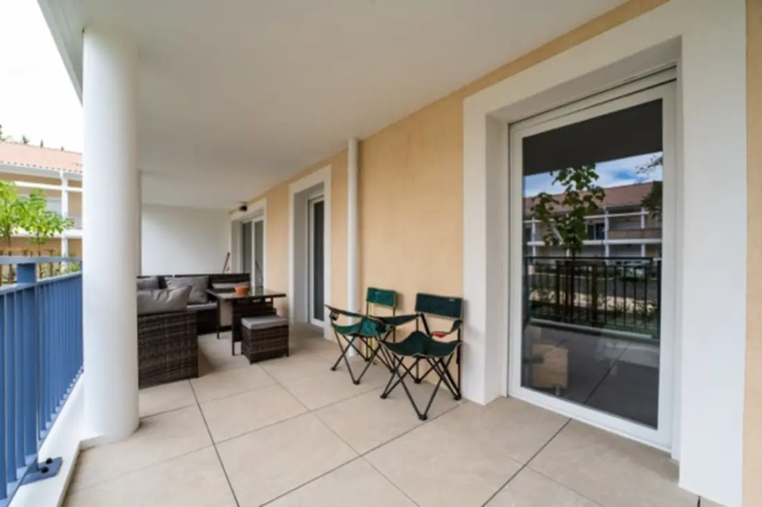 Appartement Cosy + Terrasse En Plein Centre-ville