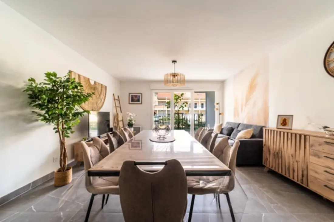 Appartement Cosy + Terrasse En Plein Centre-ville
