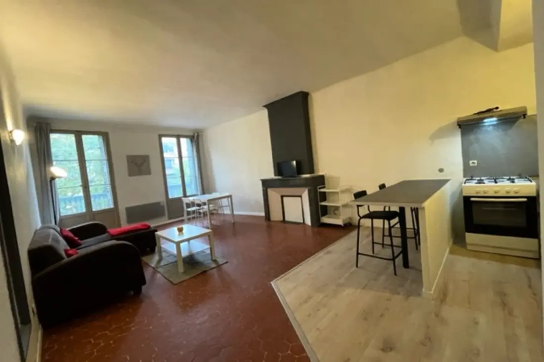 Appartement Confortable Central à Draguignan