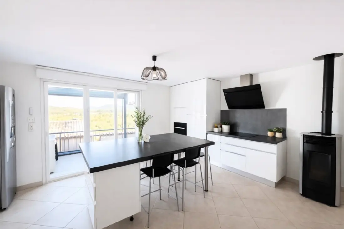 Villa De 130 M² Avec Piscine Et Vue Sur Draguignan