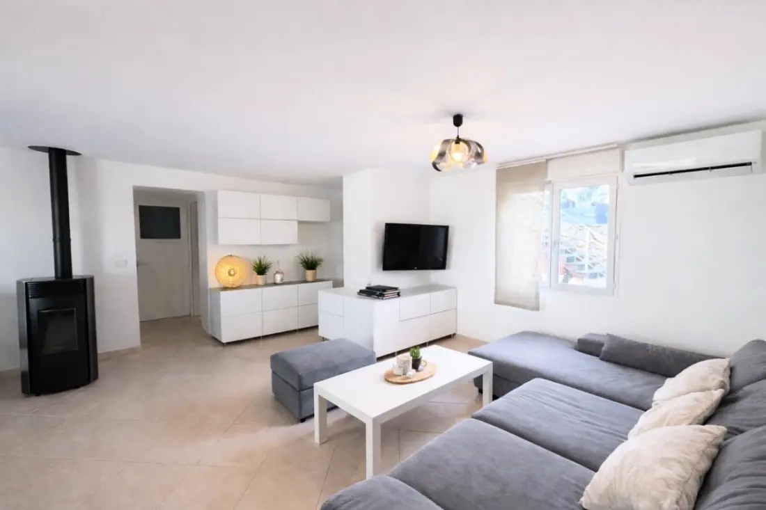 Villa De 130 M² Avec Piscine Et Vue Sur Draguignan