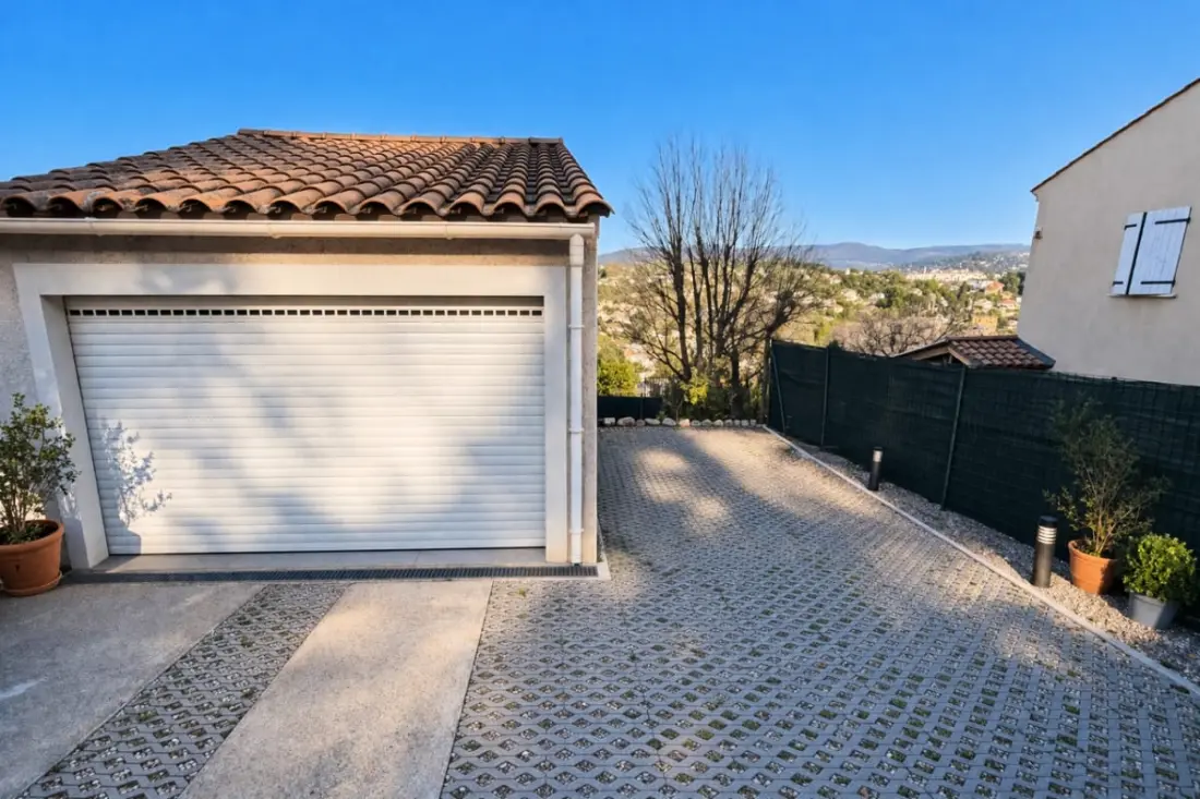 Villa De 130 M² Avec Piscine Et Vue Sur Draguignan