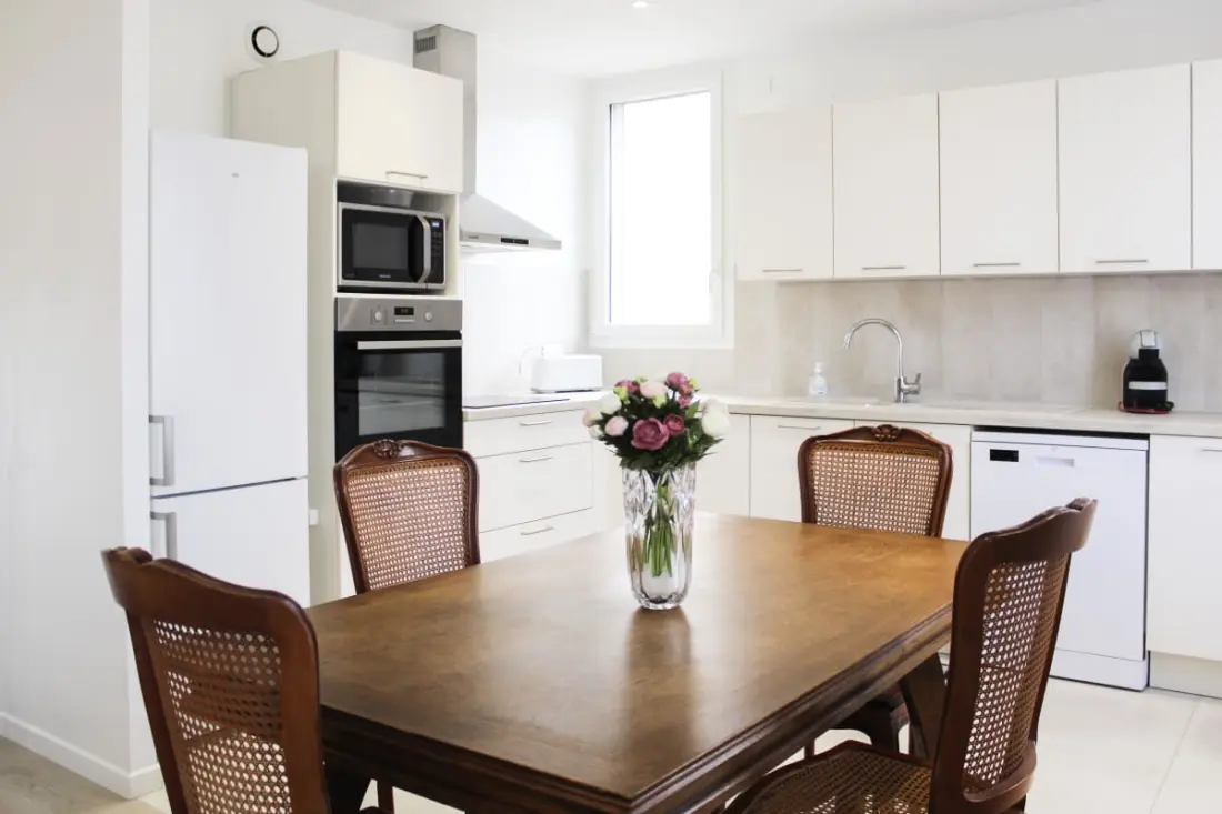 Appartement Rénové Et Chaleureux - 2 Chambres
