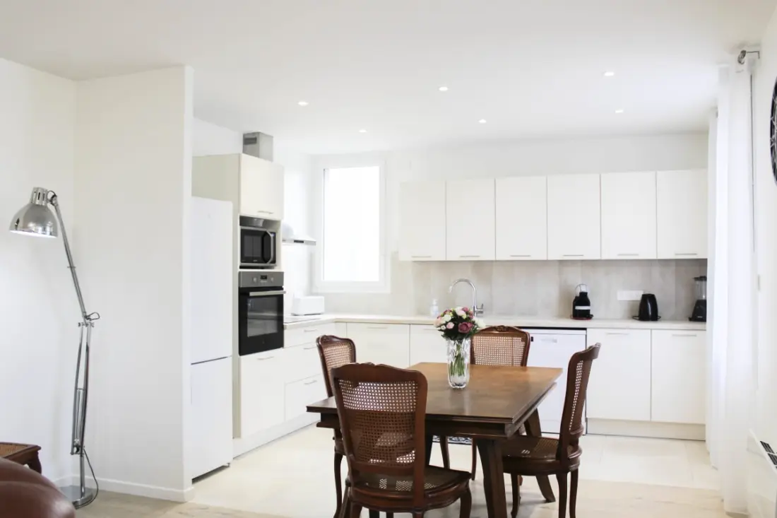 Appartement Rénové Et Chaleureux - 2 Chambres