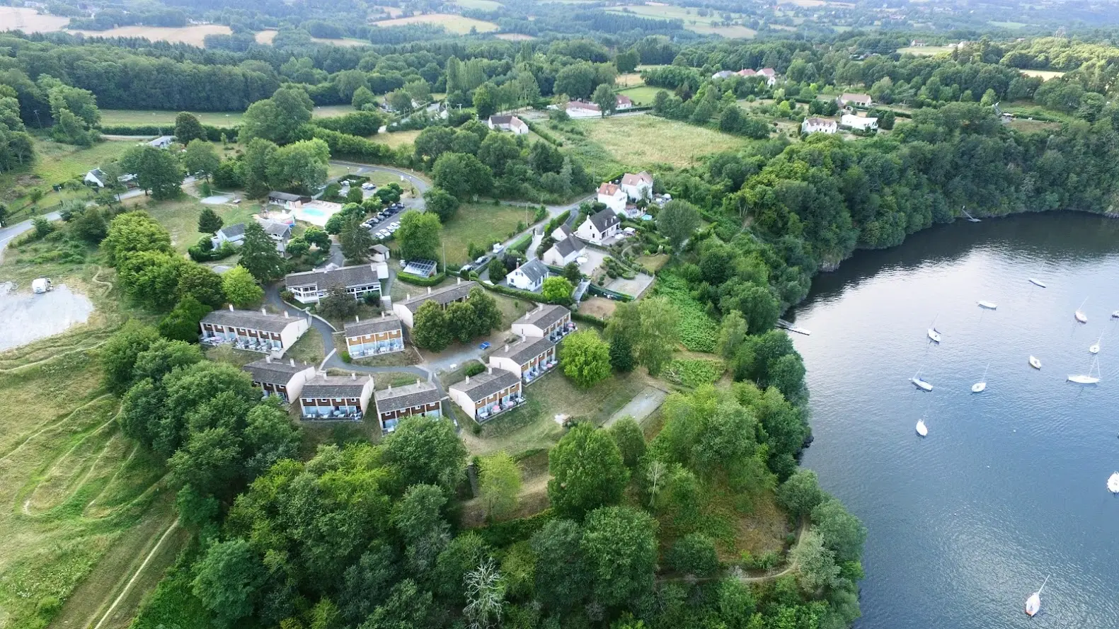 Vvf Club Essentiel Les Bords Du Lac à éguzon