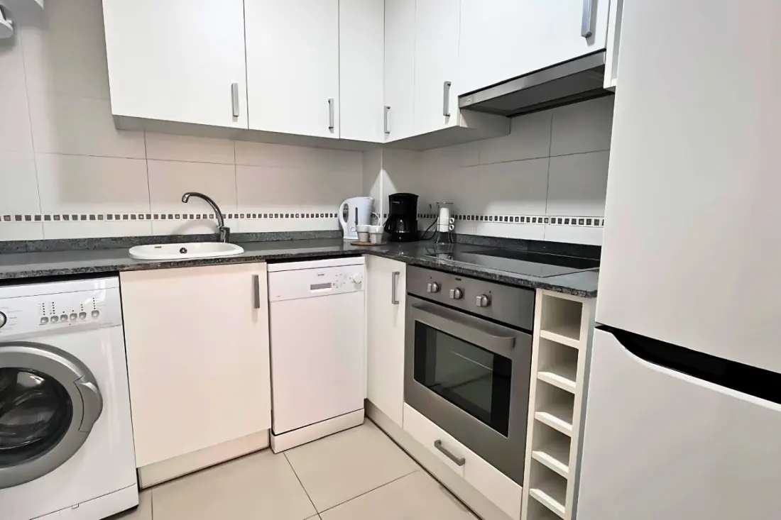 Appartement Lumineux à 50m De La Plage Avec Piscine Et Parking