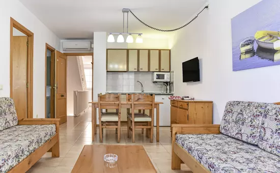 Comte d'Empuries Apartamentos**