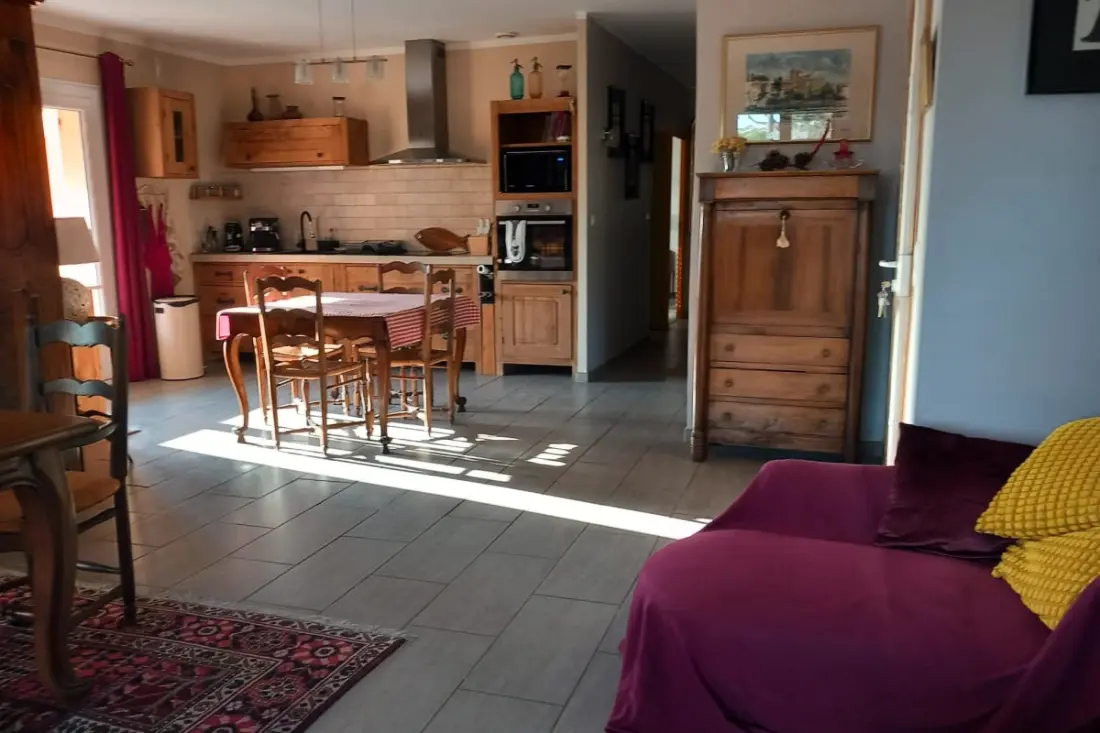 Maison Avec Piscine Privée à Entraigues
