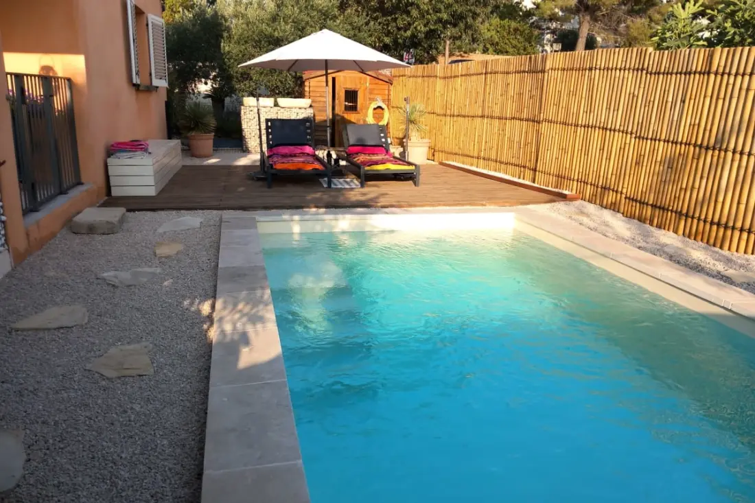Maison Avec Piscine Privée à Entraigues