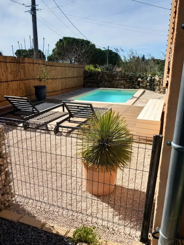 Maison Avec Piscine Privée à Entraigues