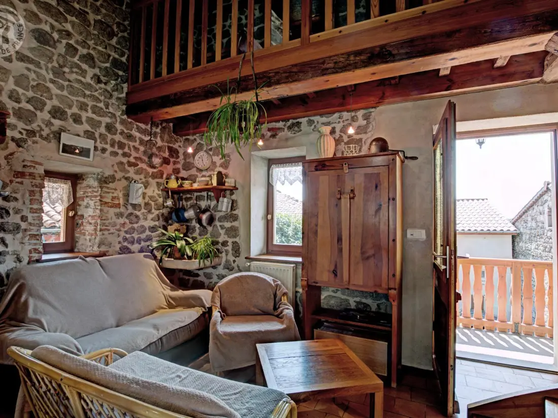Maison de Vacances ESSERTINES-EN-CHATELNEUF