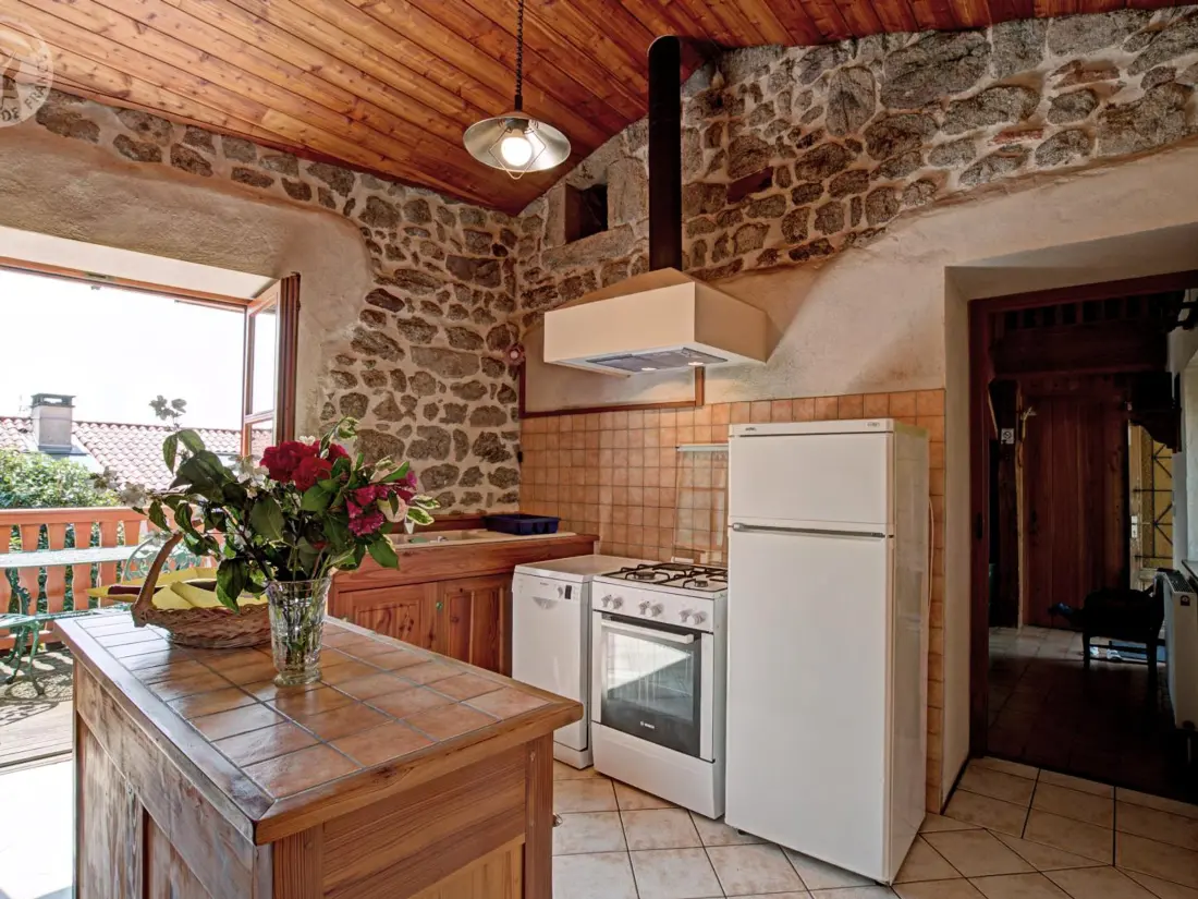 Maison de Vacances ESSERTINES-EN-CHATELNEUF