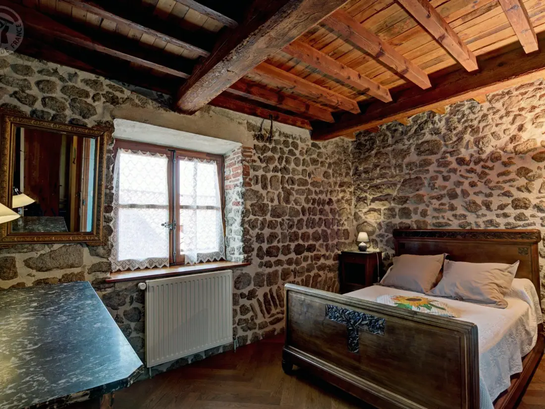 Maison de Vacances ESSERTINES-EN-CHATELNEUF