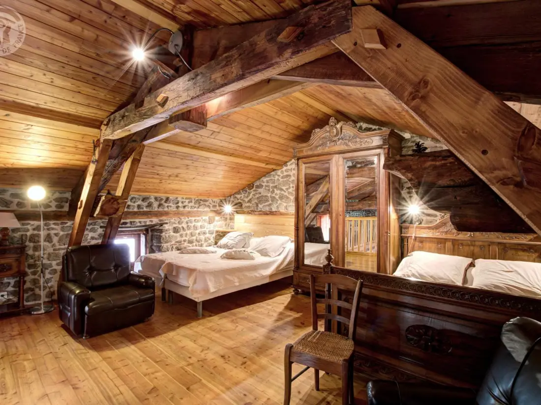 Maison de Vacances ESSERTINES-EN-CHATELNEUF