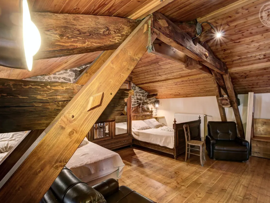 Maison de Vacances ESSERTINES-EN-CHATELNEUF