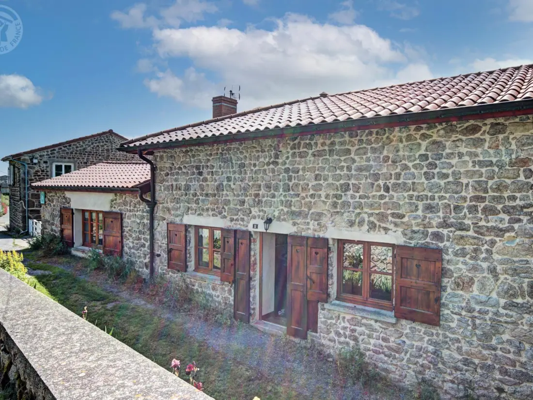 Maison de Vacances ESSERTINES-EN-CHATELNEUF