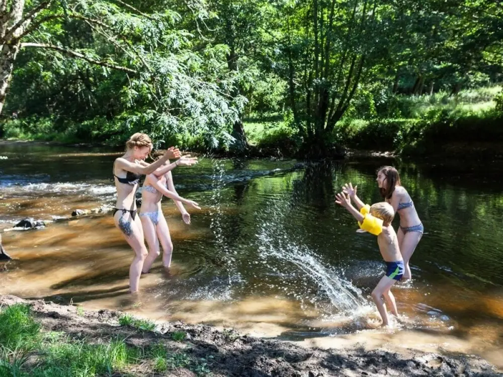 Camping Les Gorges du Chambon 4 étoiles★★★★