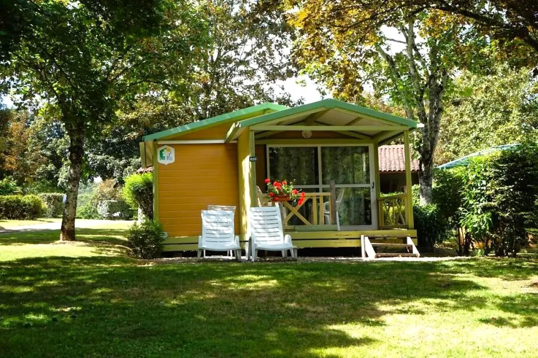 Camping Les Gorges du Chambon 4 étoiles★★★★