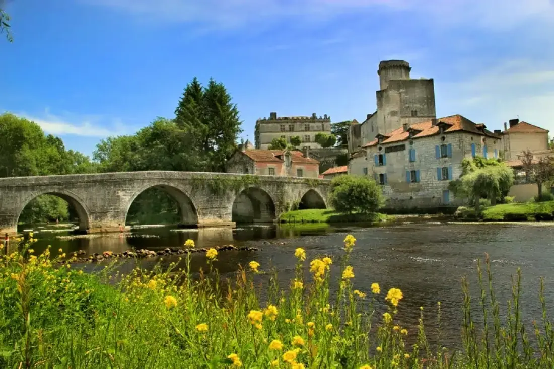 Camping Les Gorges du Chambon 4 étoiles★★★★