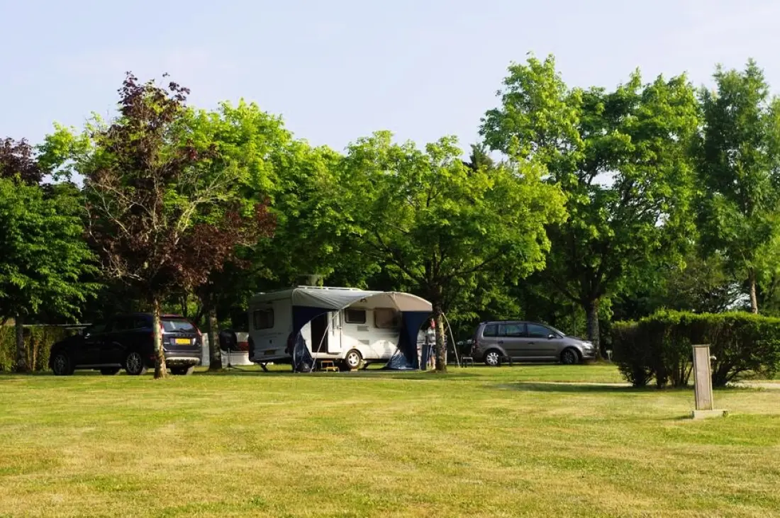 Camping Les Gorges du Chambon 4 étoiles★★★★