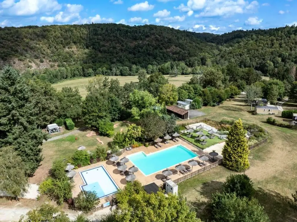 Camping Les Gorges du Chambon 4 étoiles★★★★
