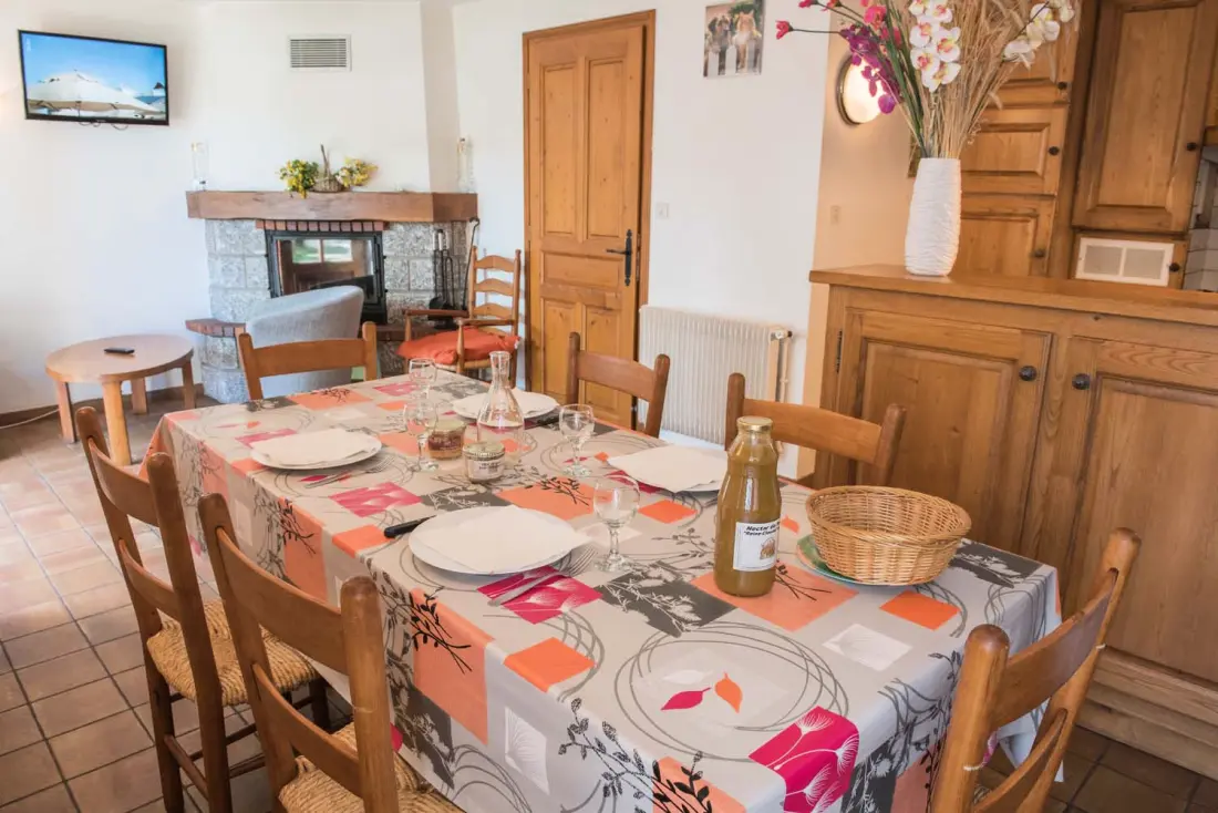 Gîte de France Gîtes de france 6/7 personnes au fau de peyre 2 épis
