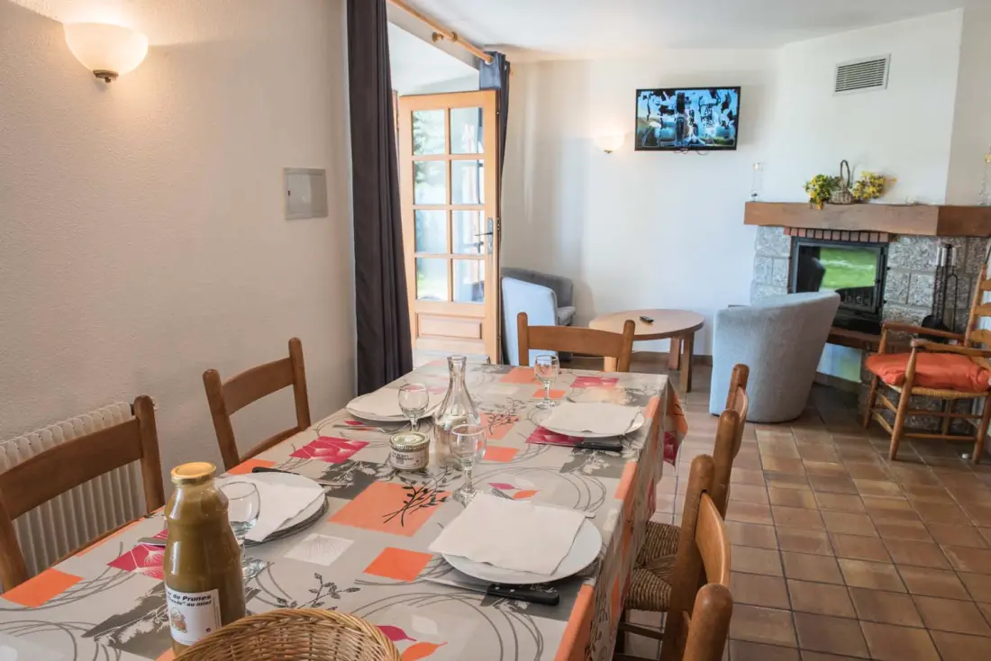 Gîte de France Gîtes de france 6/7 personnes au fau de peyre 2 épis