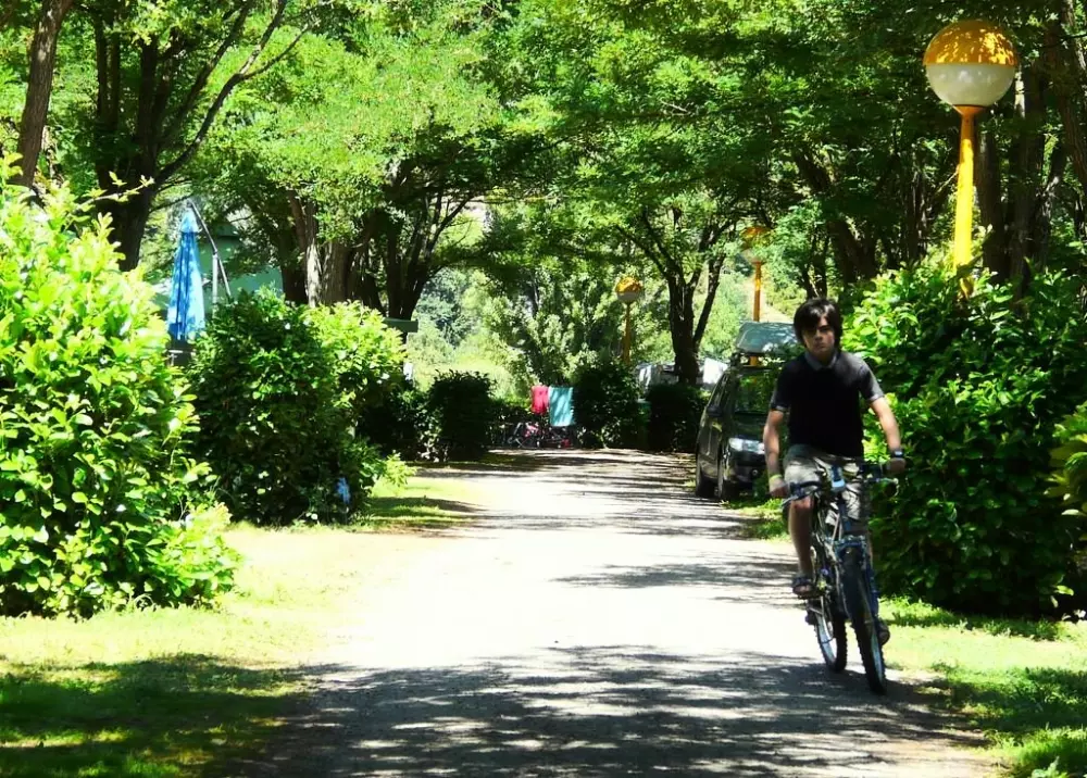 Ushuaïa Villages - Camping Le Port de Lacombe 3 étoiles★★★