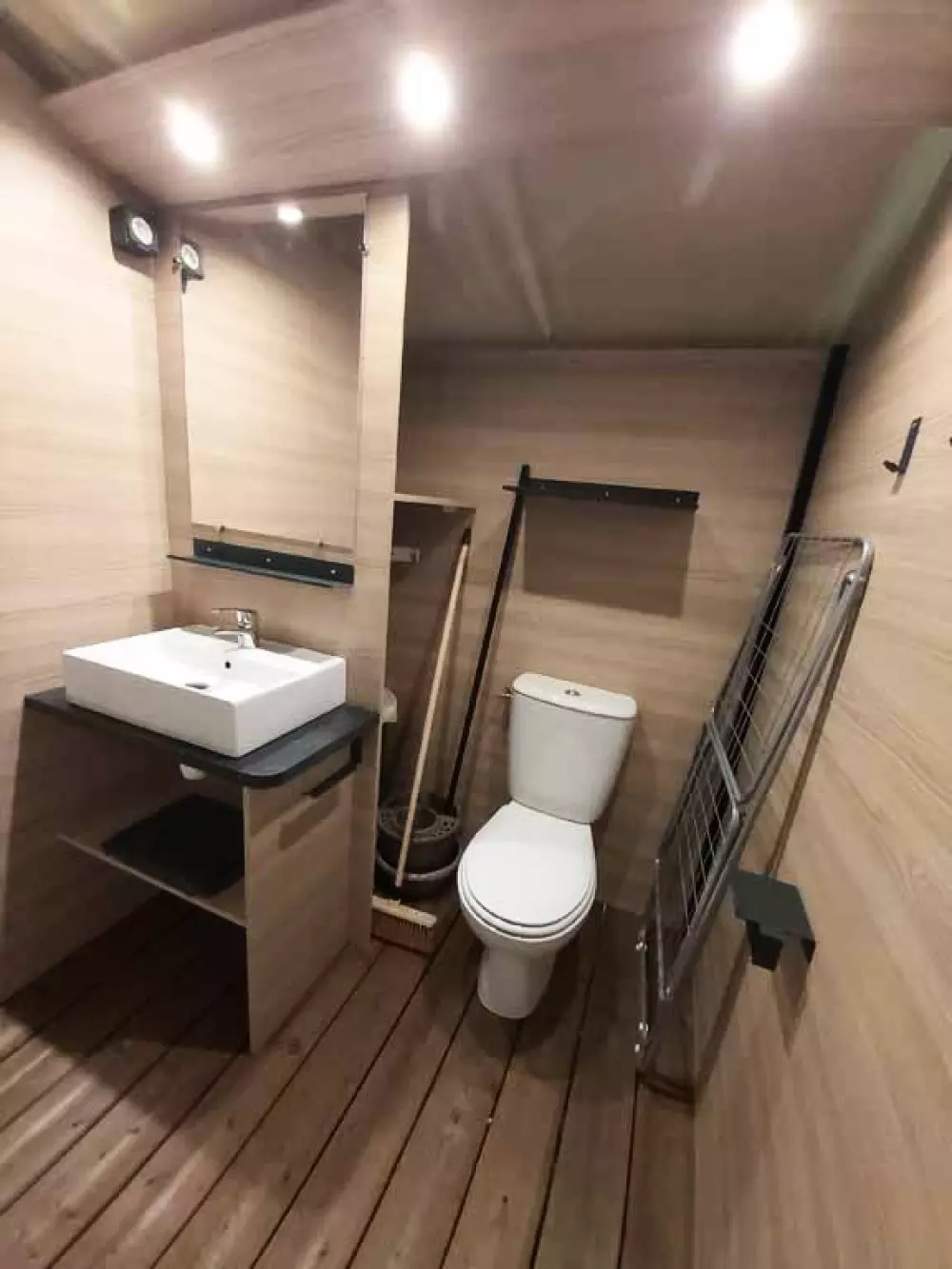 Ushuaïa Villages - Camping Le Port de Lacombe 3 étoiles★★★