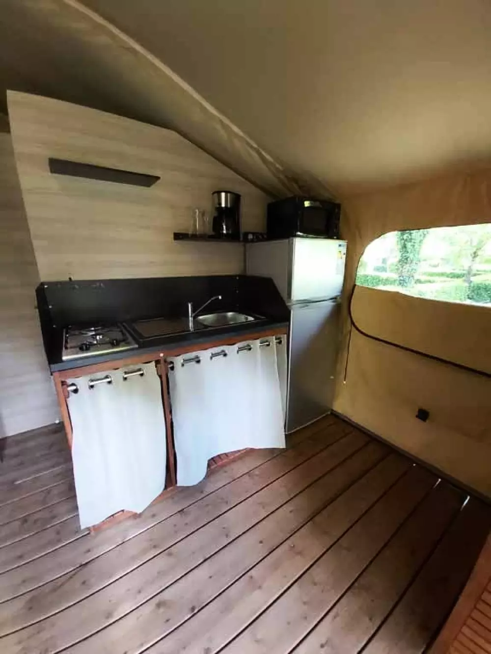 Ushuaïa Villages - Camping Le Port de Lacombe 3 étoiles★★★