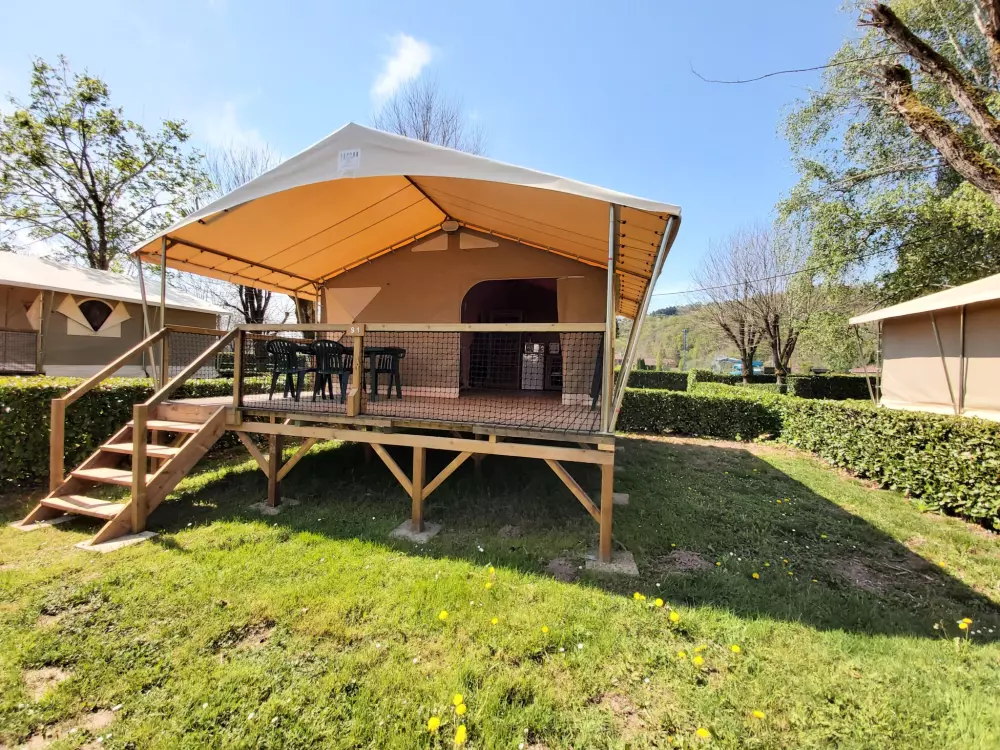 Ushuaïa Villages - Camping Le Port de Lacombe 3 étoiles★★★